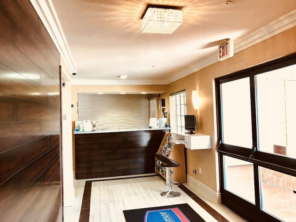 Howard Johnson By Wyndham Salinas Buitenkant foto