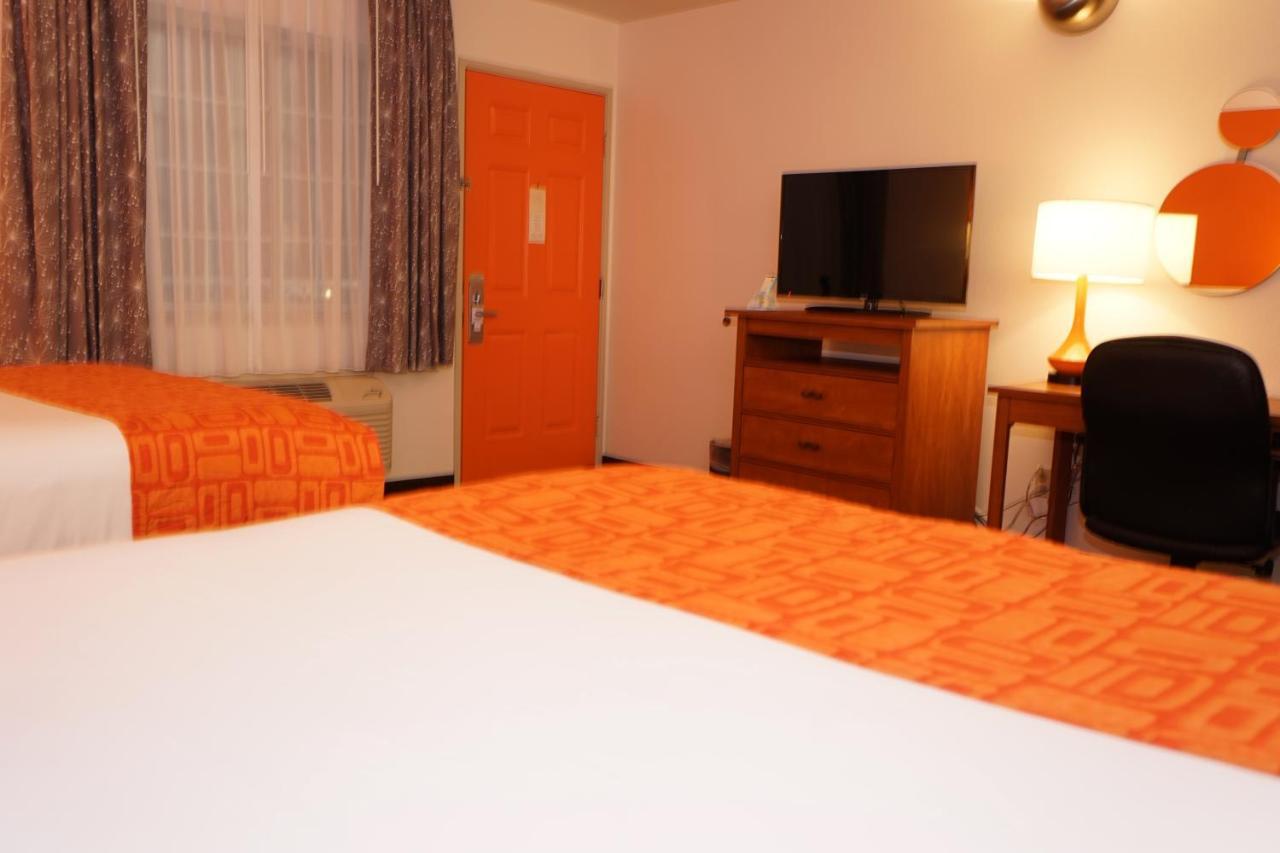 Howard Johnson By Wyndham Salinas Buitenkant foto